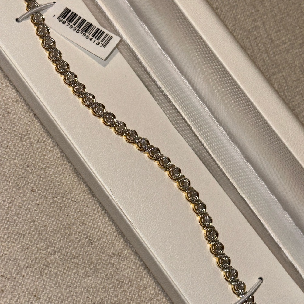 Diamond bracelet - Picture 2 of 4